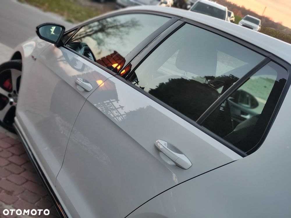 Volkswagen Golf 2.0 TSI BMT GTI Performance - 11