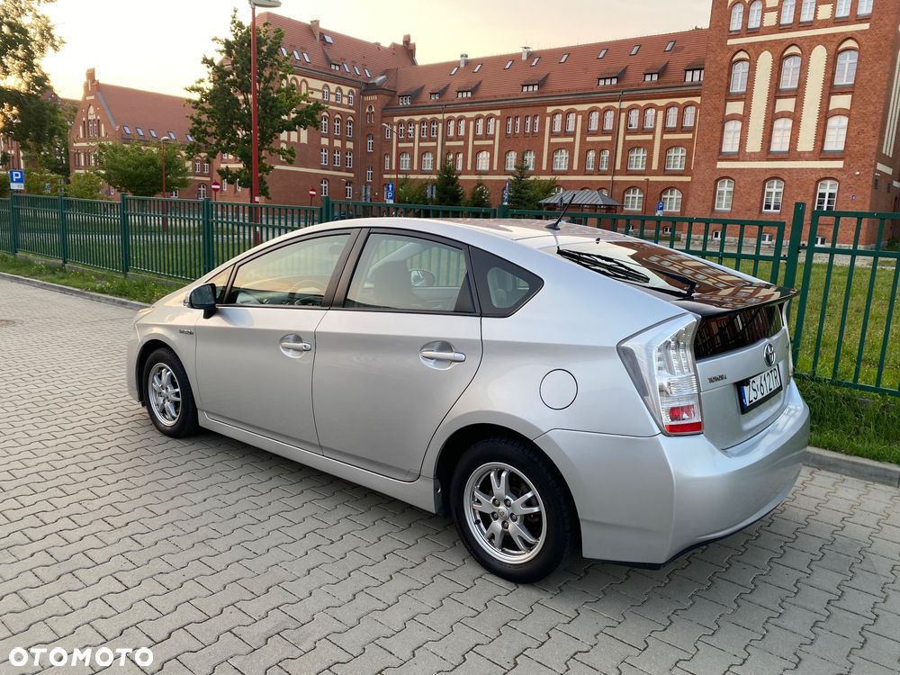 Toyota Prius - 5