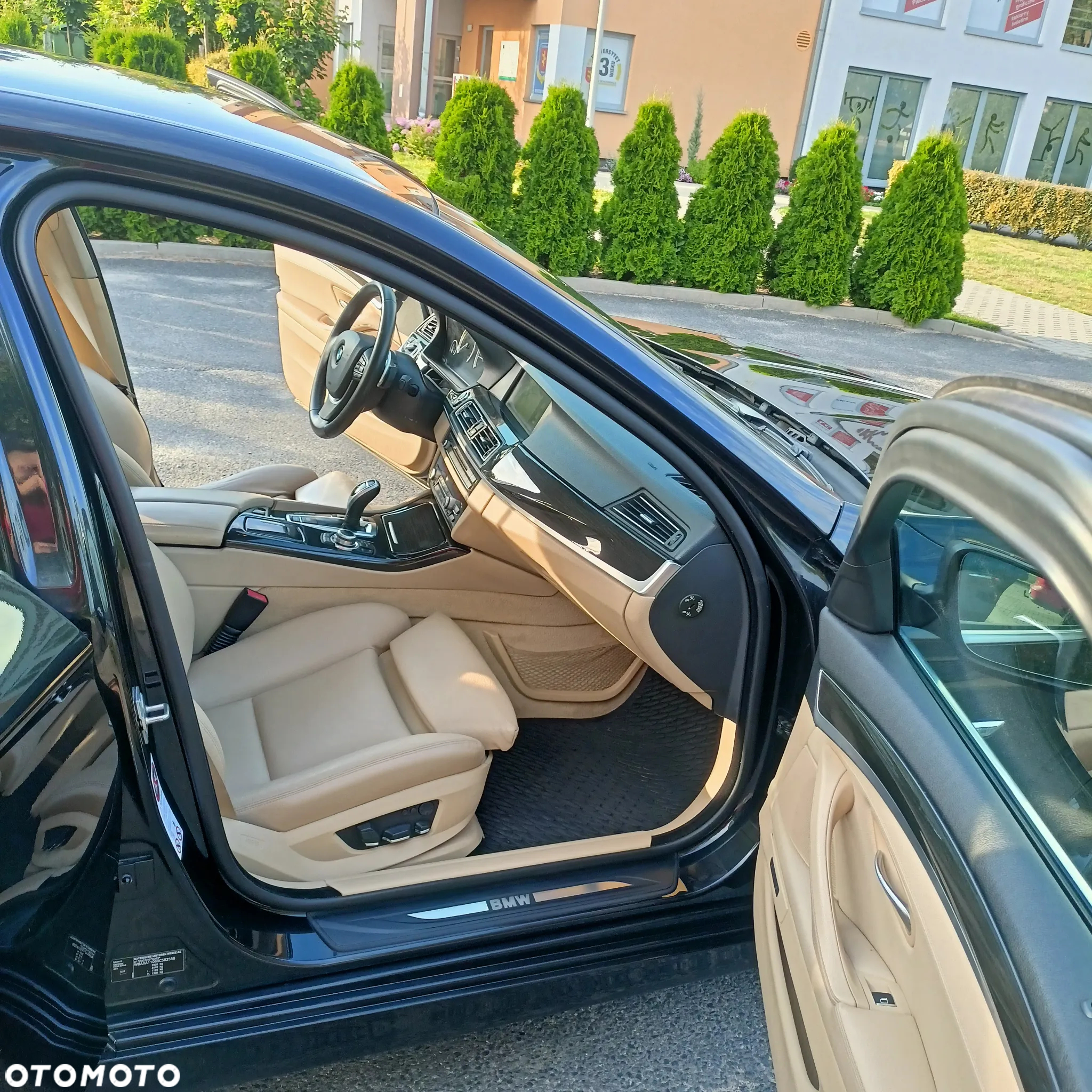 BMW Seria 5 525d xDrive - 10