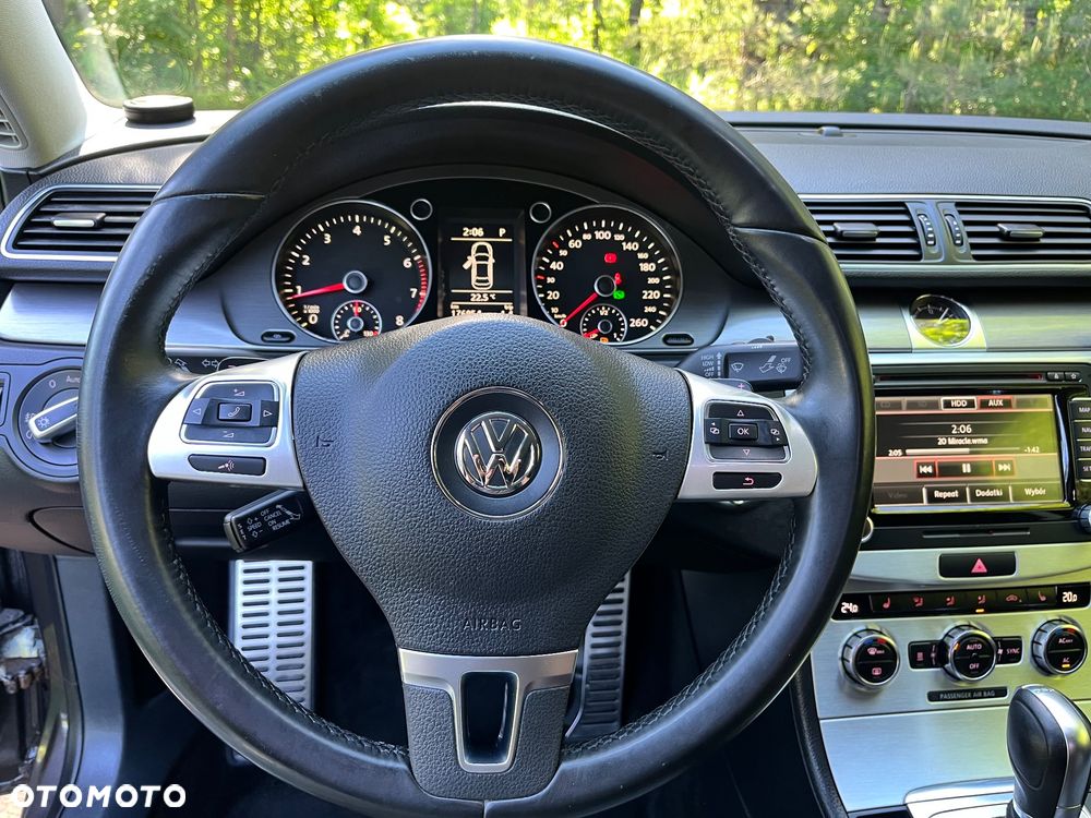 Volkswagen Passat - 17
