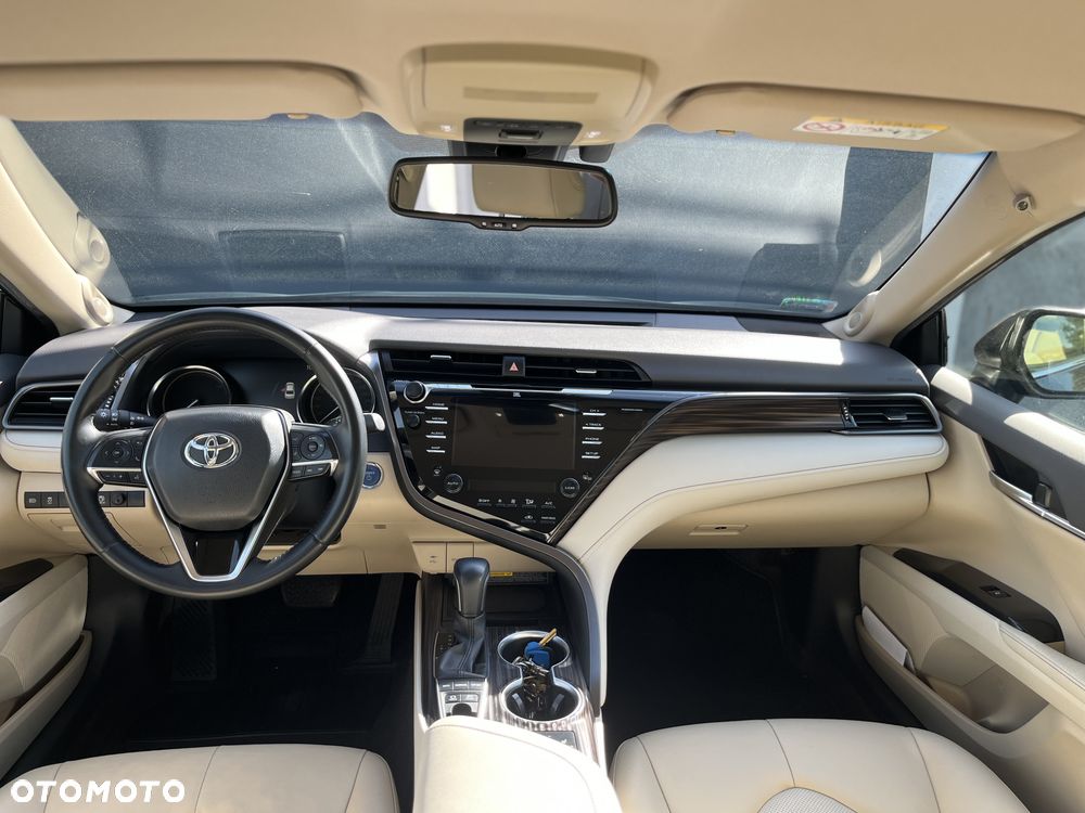 Toyota Camry 2.5 Hybrid Executive CVT - 10