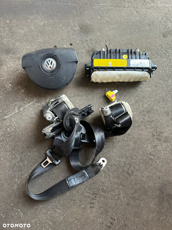 VW PASSAT B6 KOMPLET PODUSZEK Z PASAMI