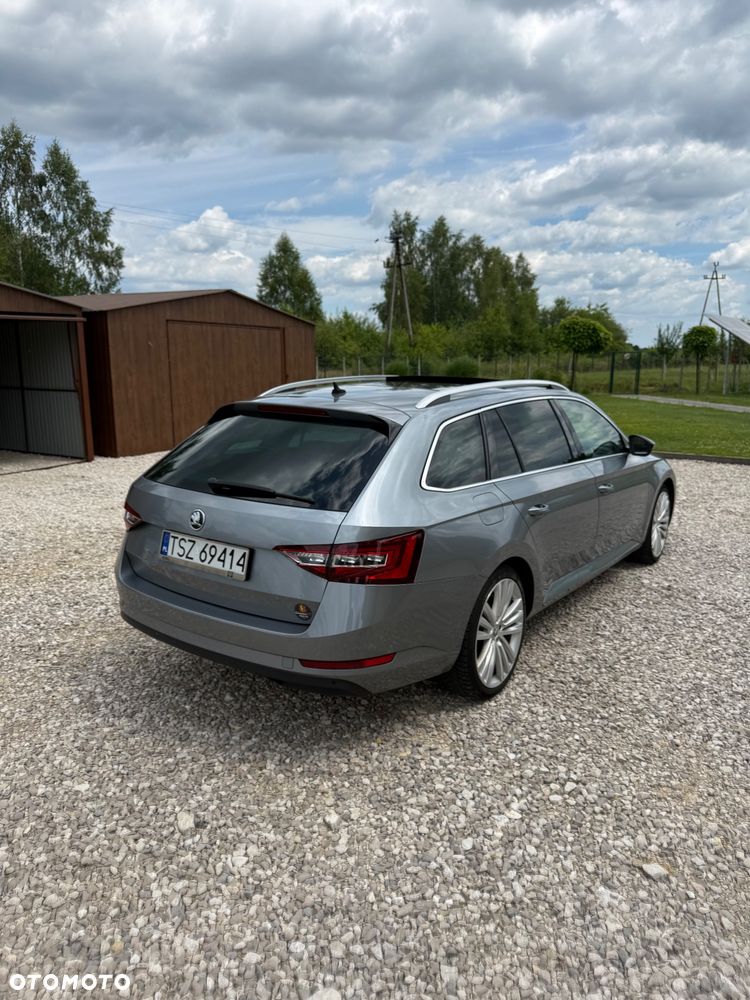 Skoda Superb 2.0 TDI Sportline DSG - 3