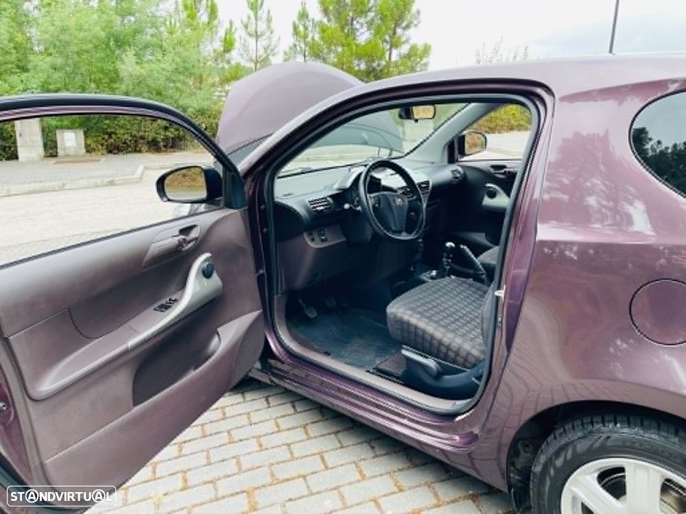 Toyota iQ 1.4 D-4D + - 8