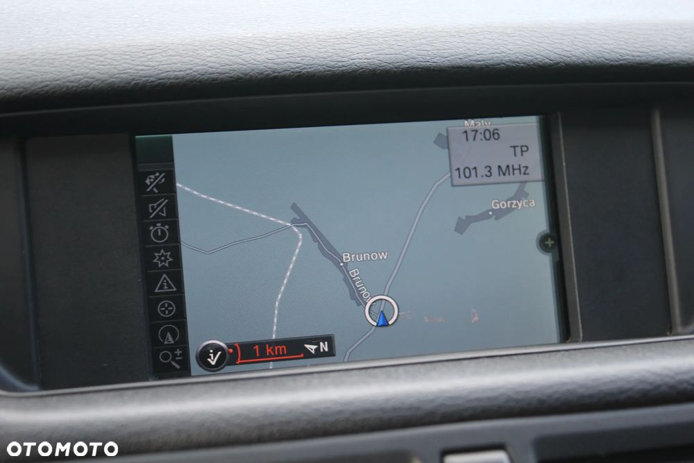 BMW X1 sDrive18i Sport Line - 24