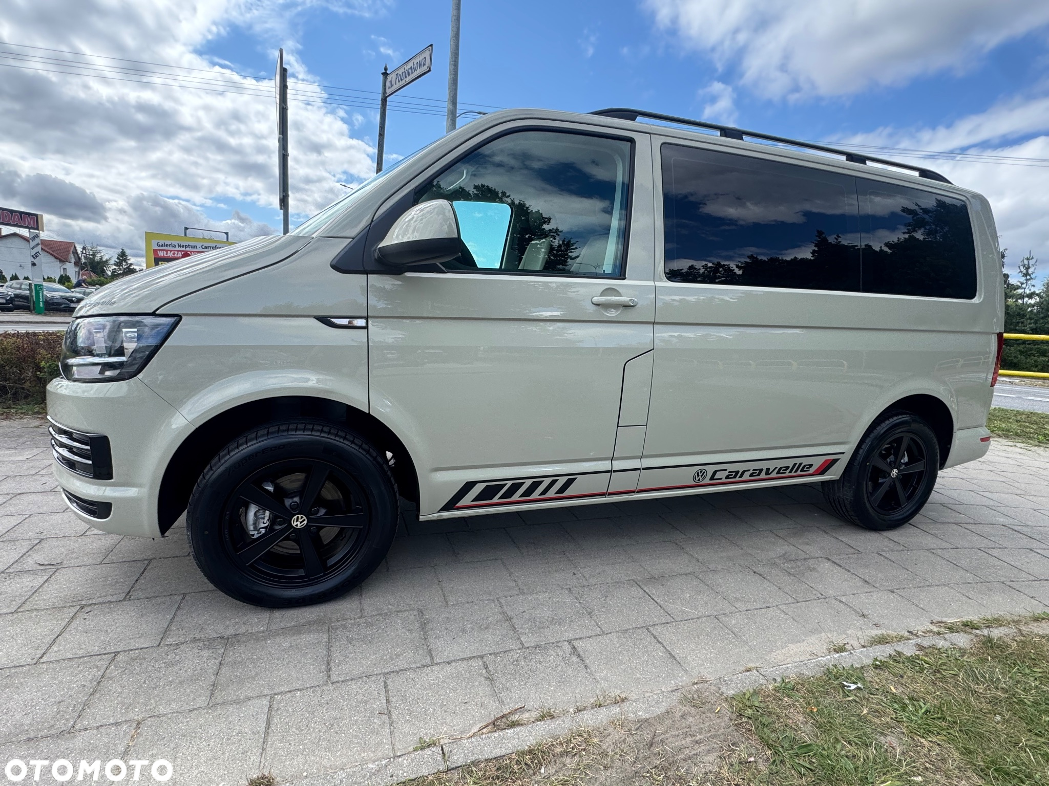 Volkswagen Caravelle 2.0 TDI L1 Highline - 16