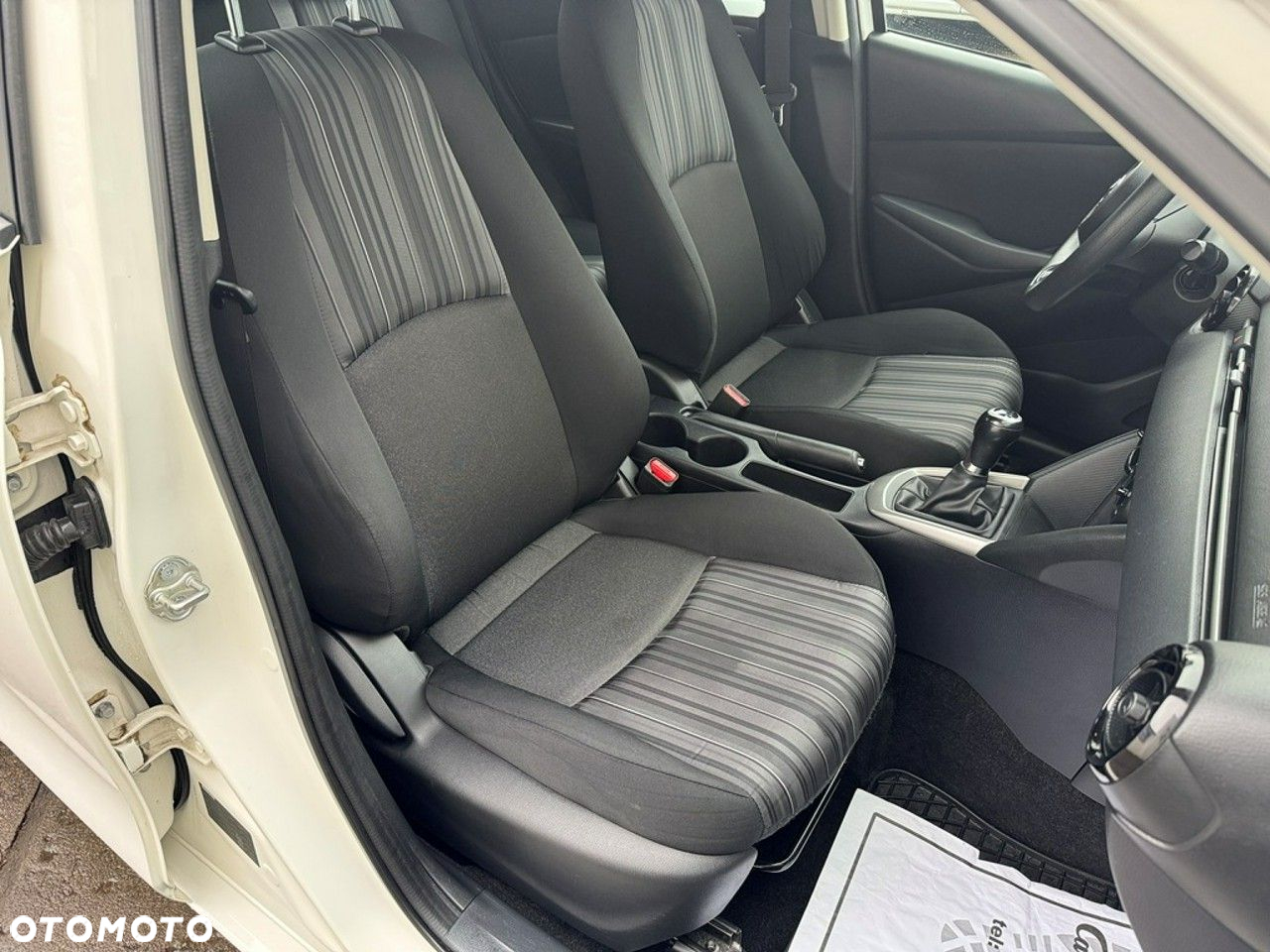 Mazda 2 - 11