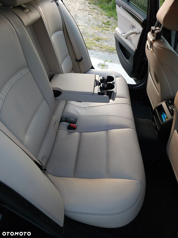 BMW Seria 5 520d xDrive Sport - 23