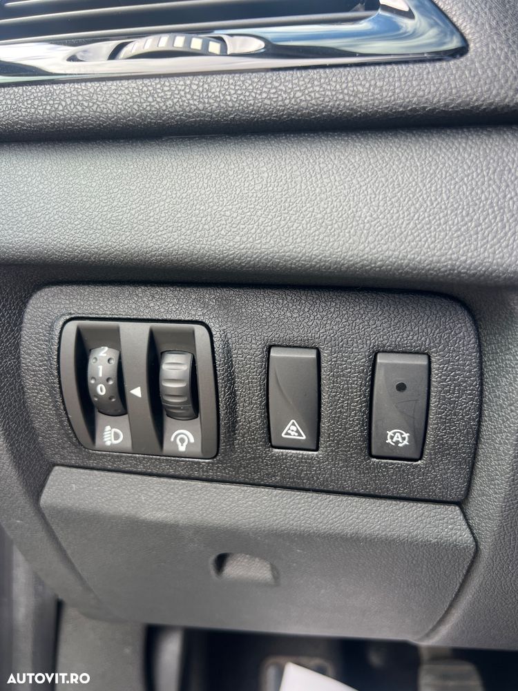 Renault Megane ENERGY dCi 110 Start & Stop Bose Edition - 14