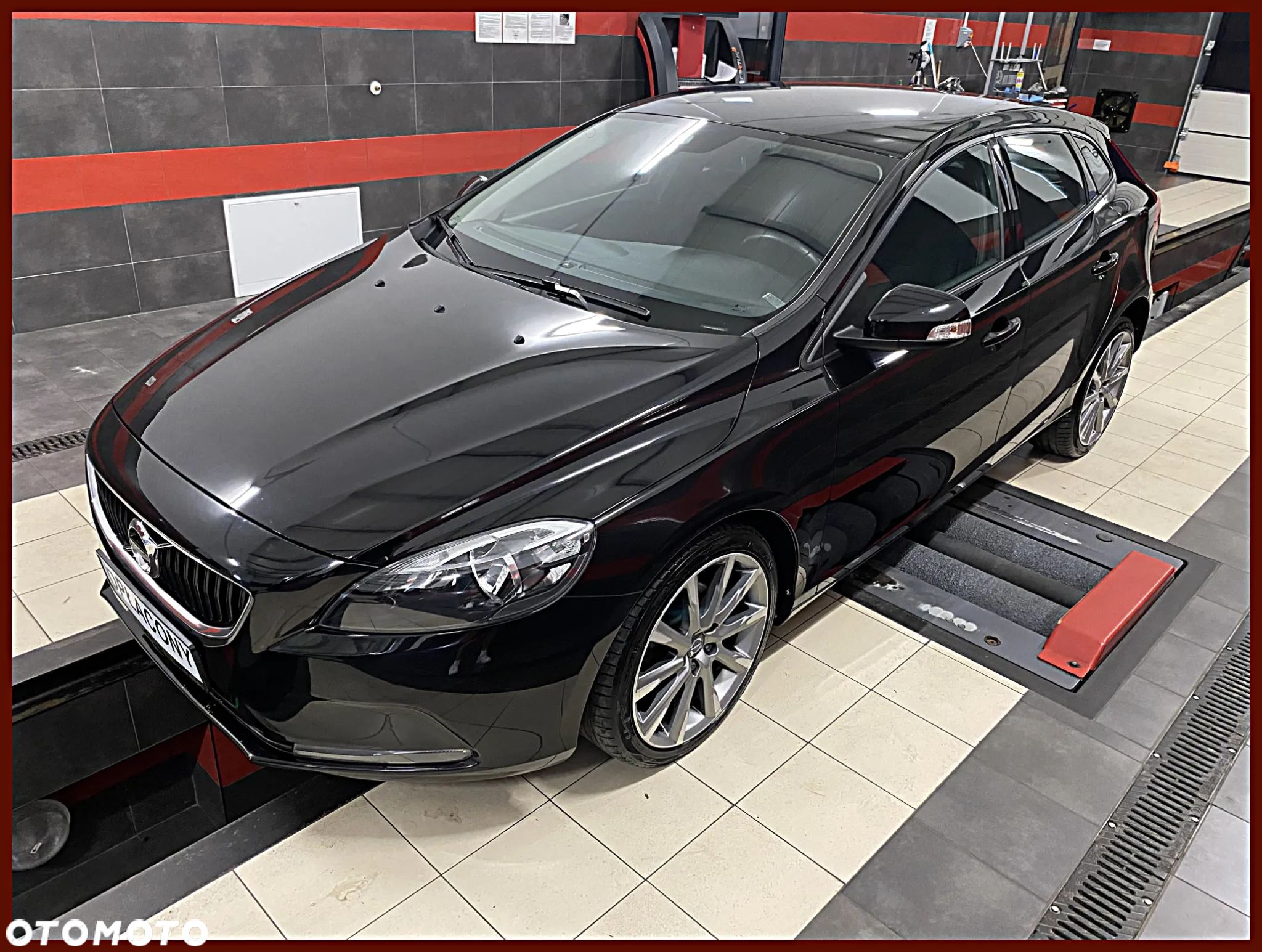 Volvo V40 D2 Summum - 1