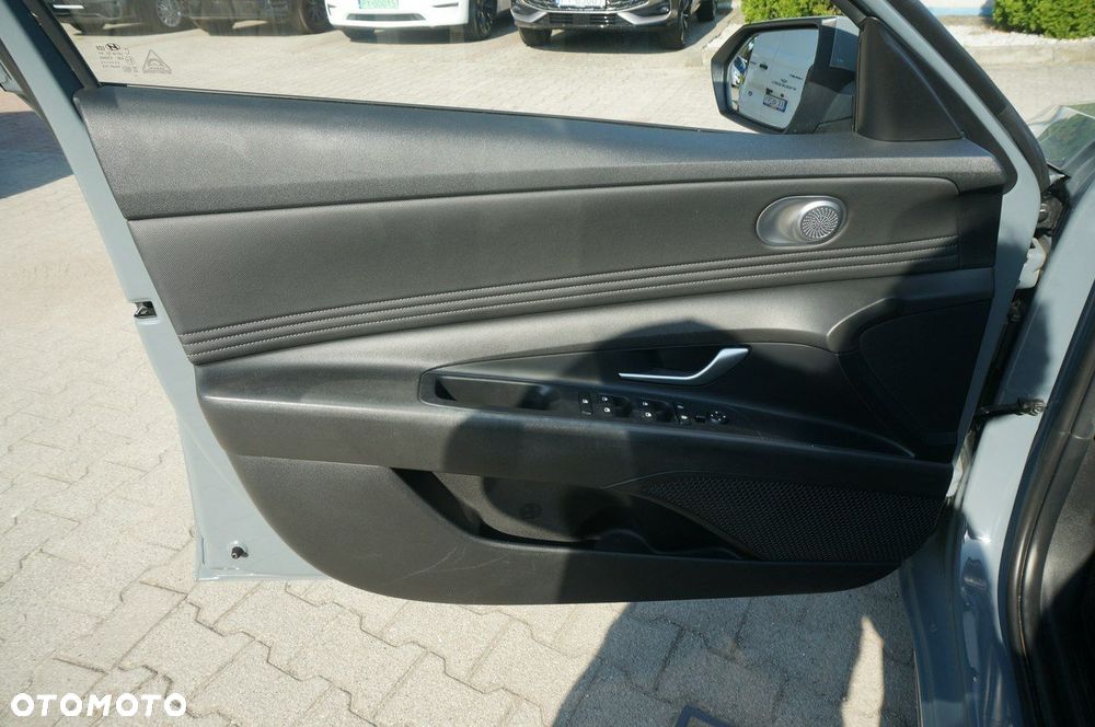 Hyundai Elantra 1.6 Modern CVT - 18