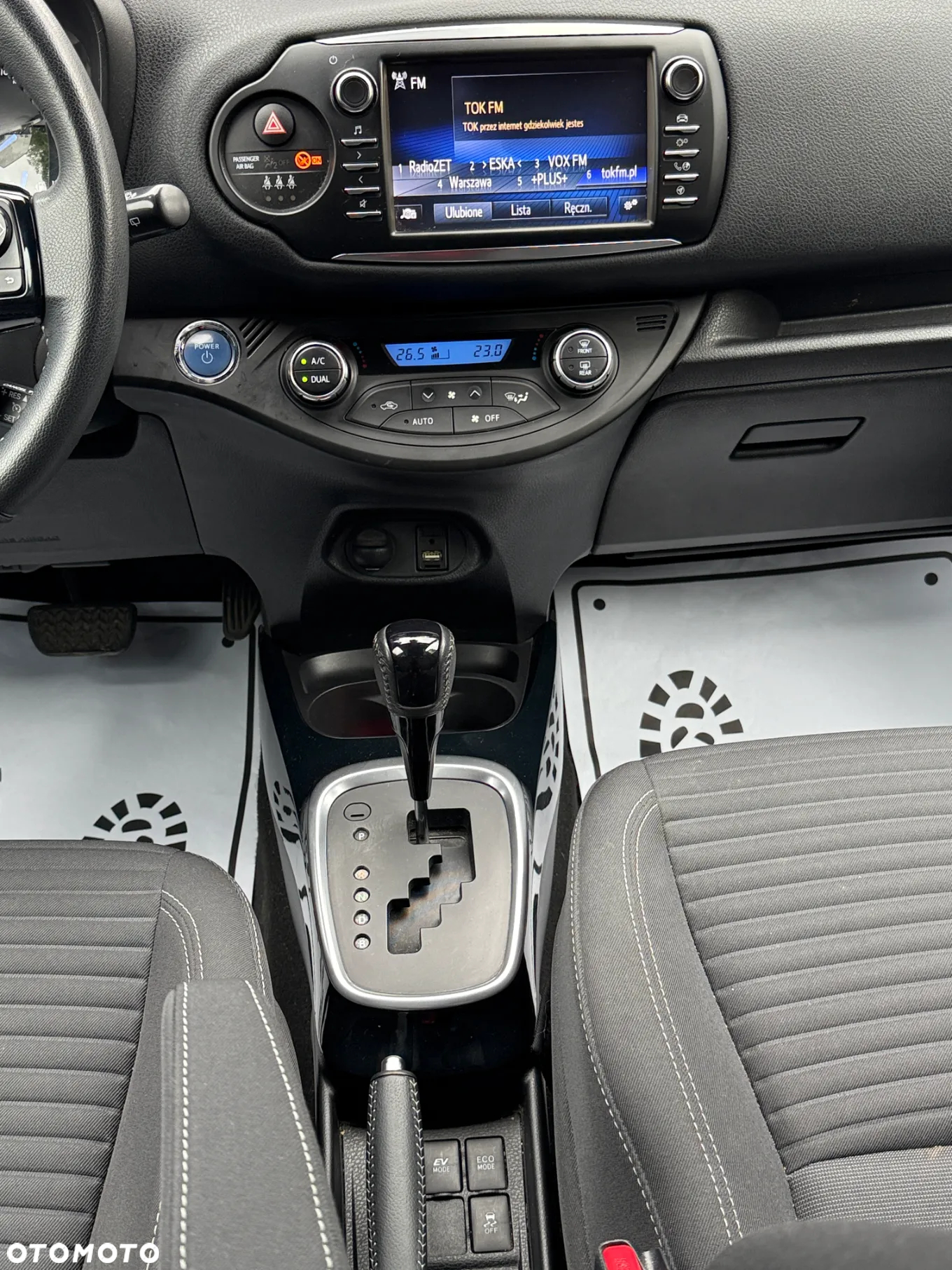 Toyota Yaris Hybrid 100 Selection Passion - 5