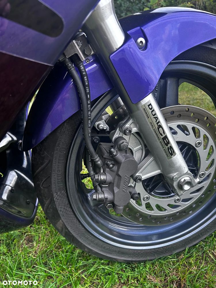 Honda CBR - 13