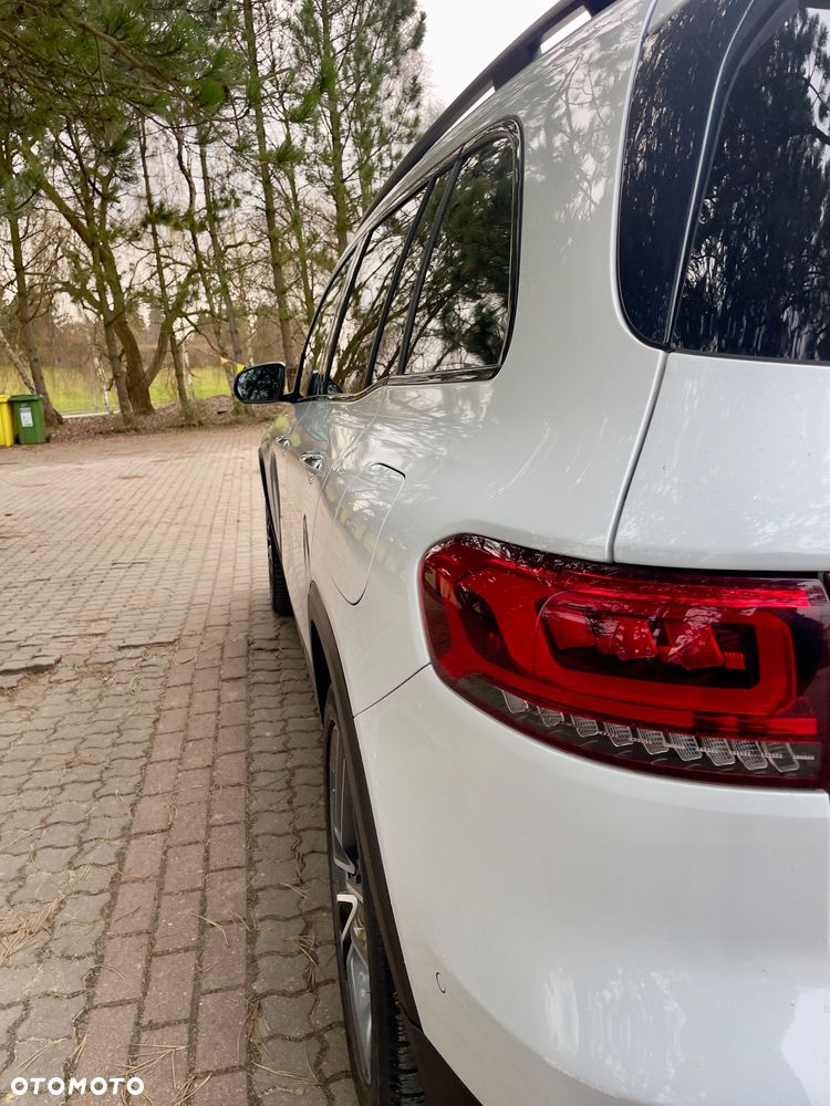 Mercedes-Benz GLB - 11