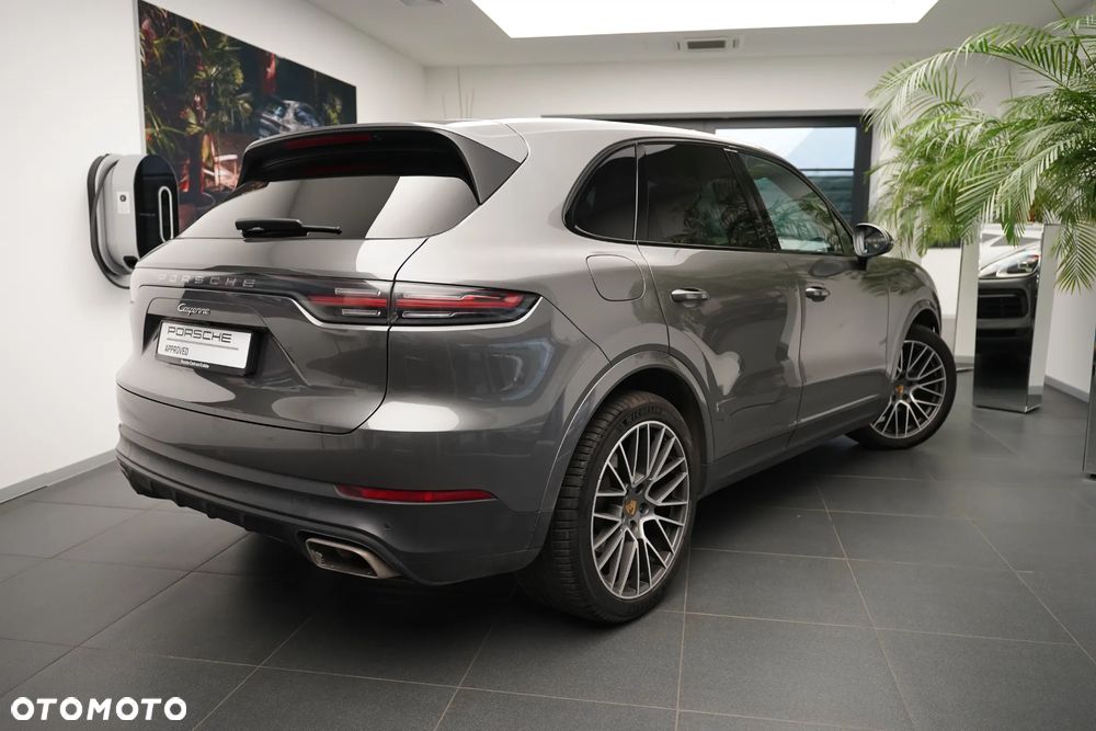 Porsche Cayenne Standard - 37