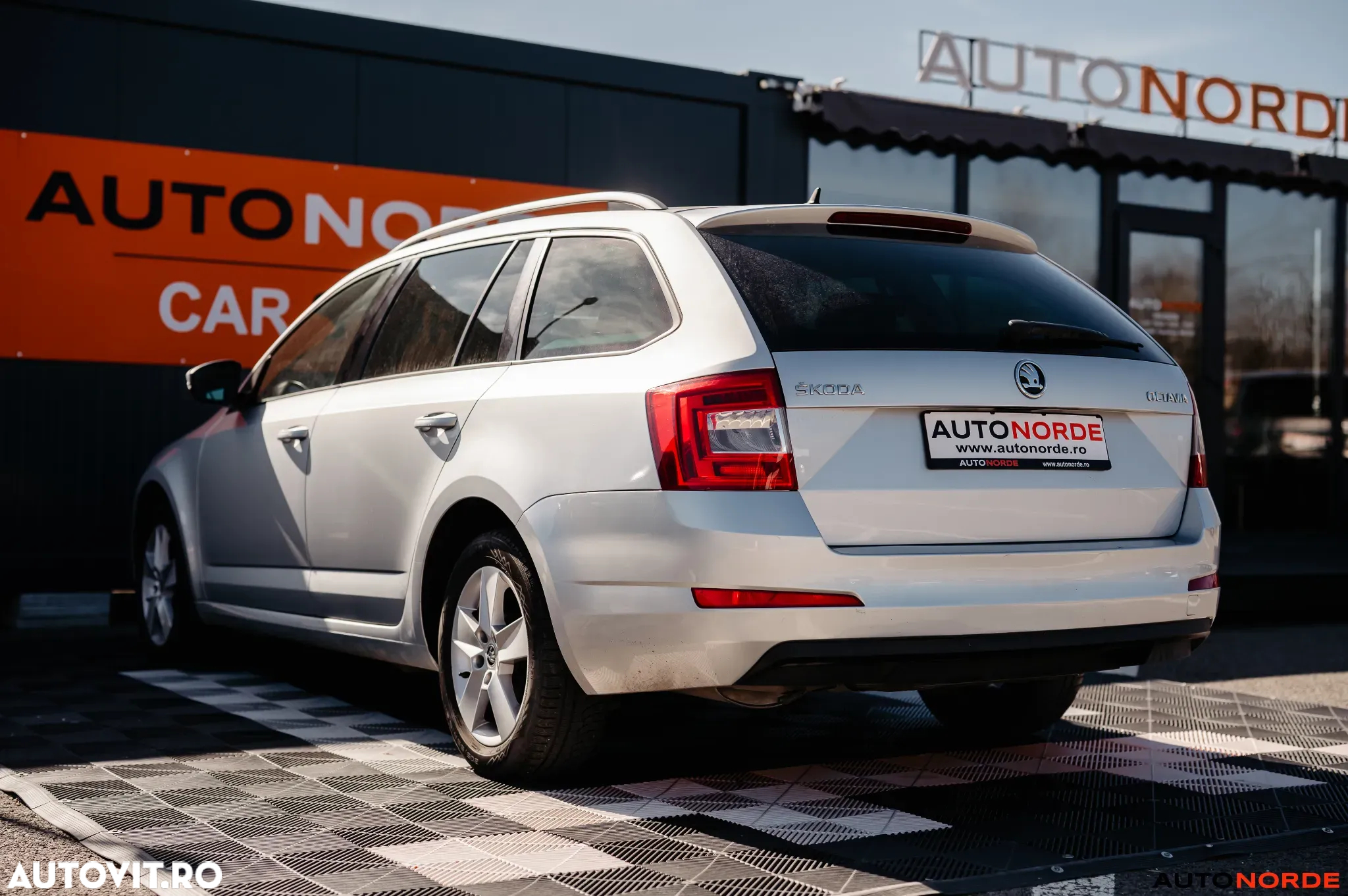 Skoda Octavia 2.0 TDI AMBITION DSG - 11