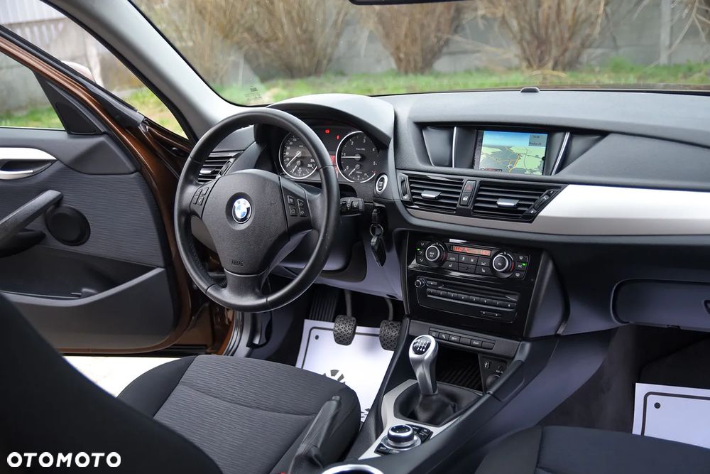 BMW X1 sDrive18d - 38