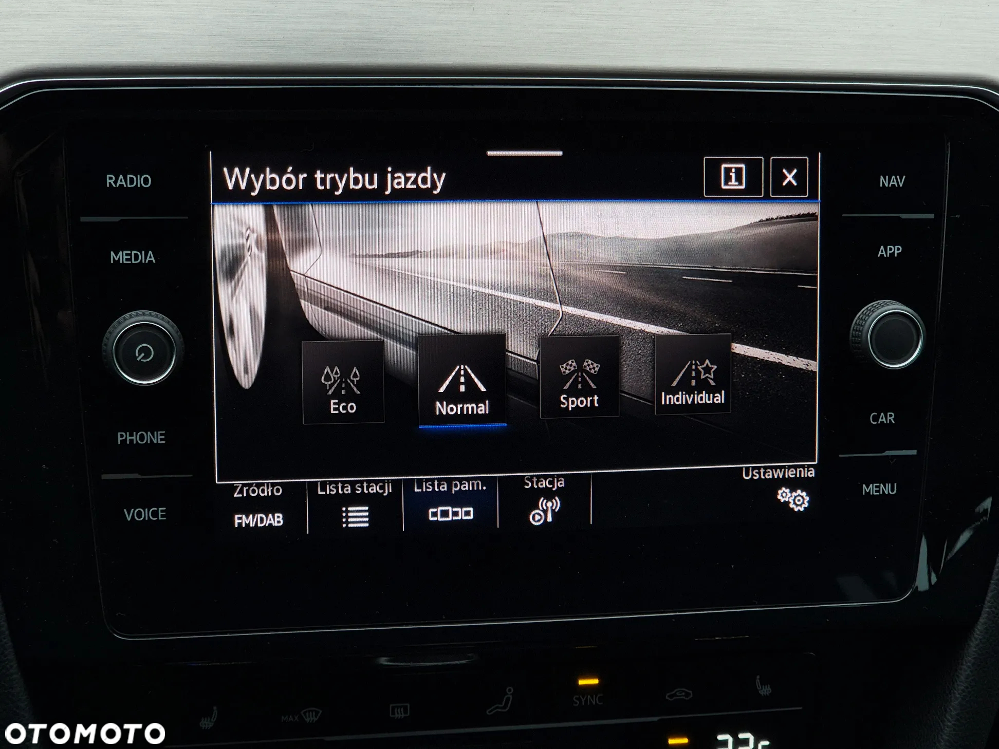 Volkswagen Passat 1.5 TSI EVO Elegance - 23