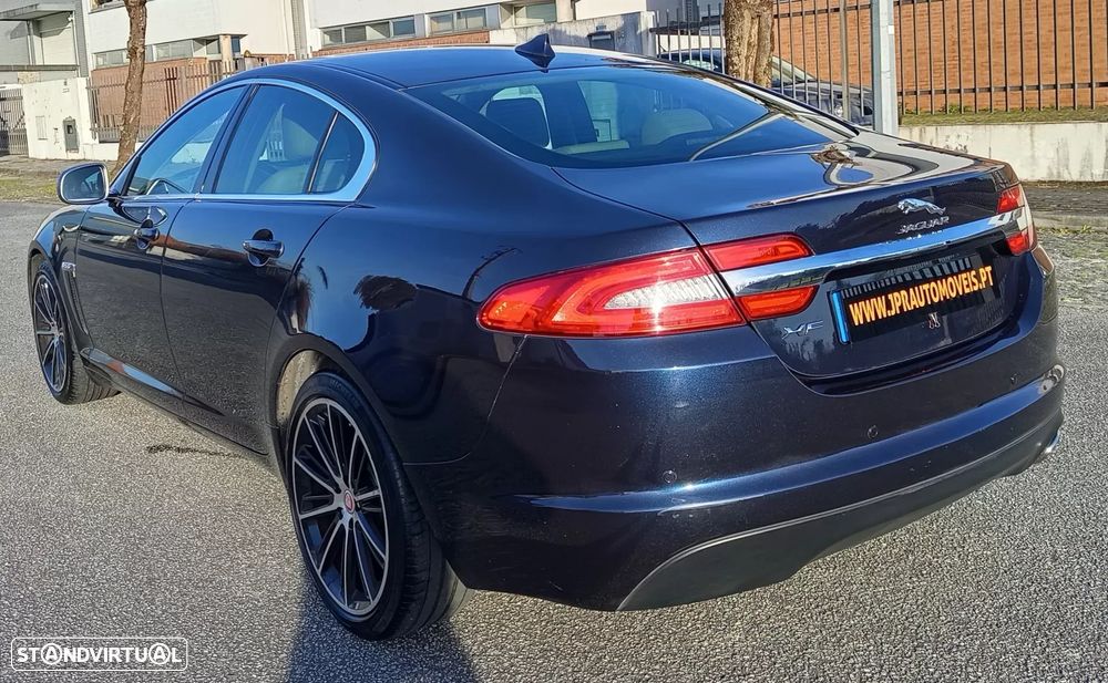 Jaguar XF 2.2 D Premium Luxury - 7