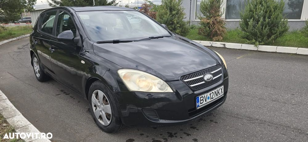 Kia Ceed - 11