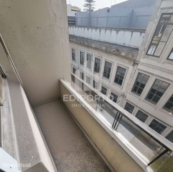 Apartamento T2+1 (a funcionar como T3, sendo o quarto extra de área ge - Grande imagem: 2/18