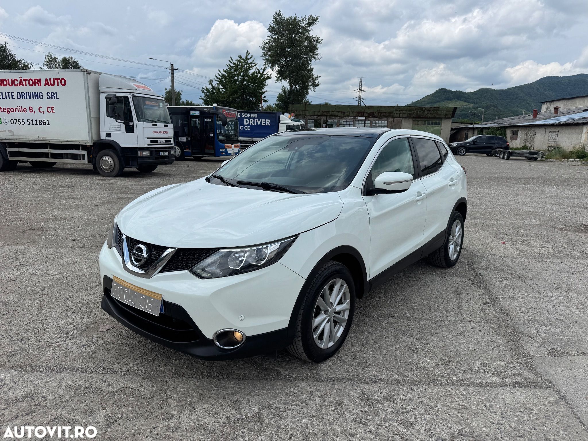 Nissan Qashqai 1.5 DCI TEKNA - 1