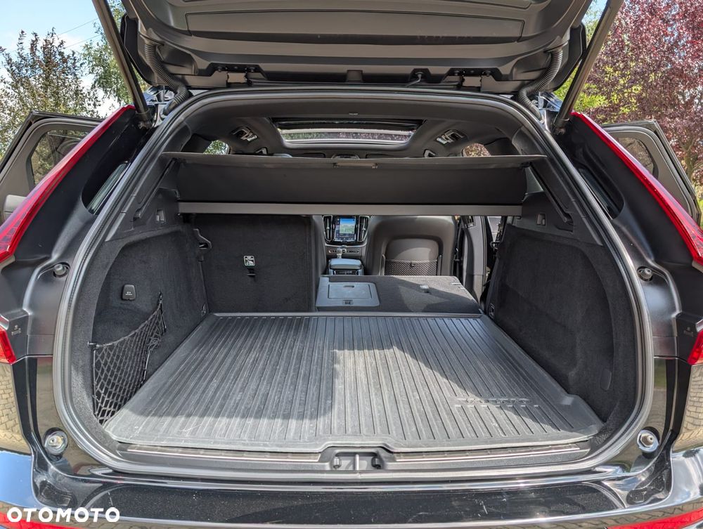 Volvo XC 60 D4 Momentum Pro - 28