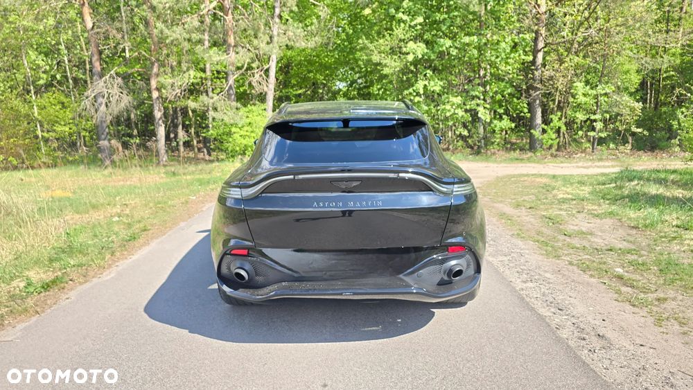 Aston Martin DBX - 4