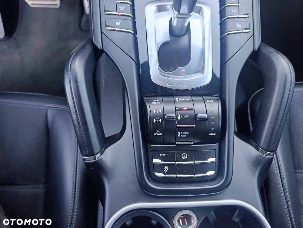 Porsche Cayenne S Diesel Platinum Edition - 24