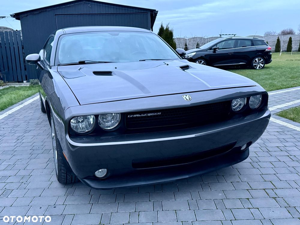 Dodge Challenger - 2
