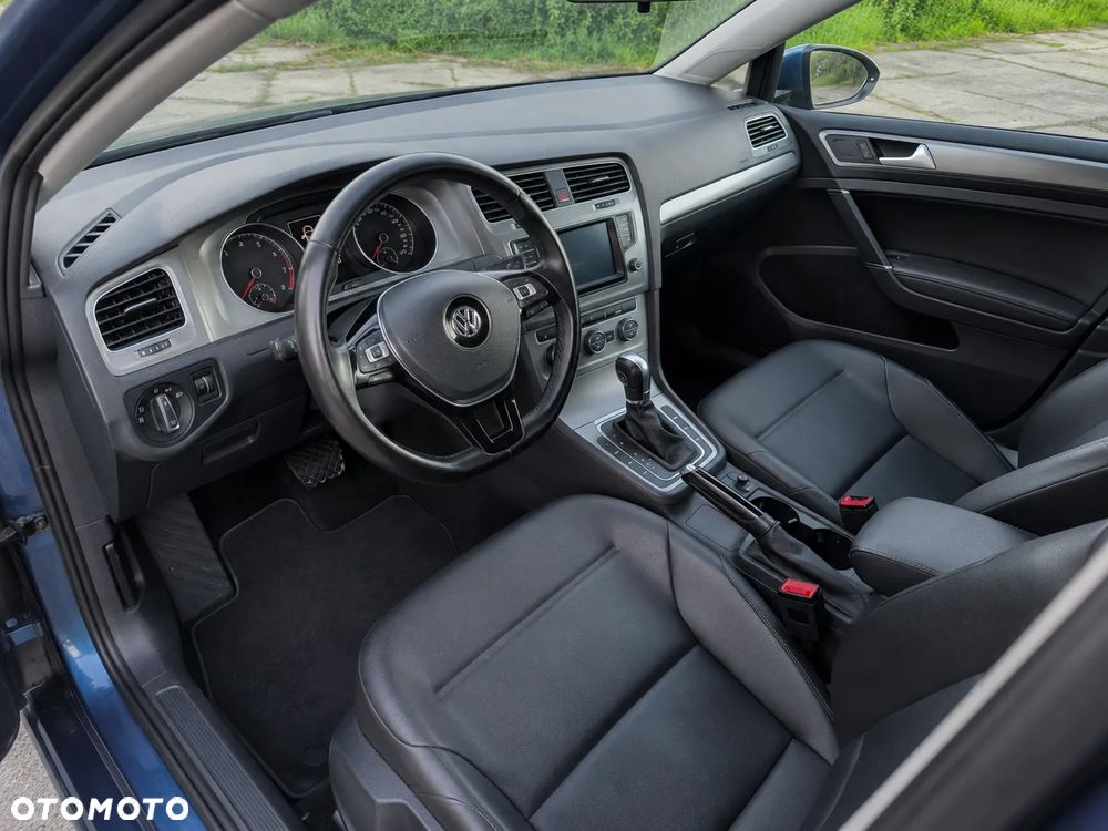 Volkswagen Golf - 2