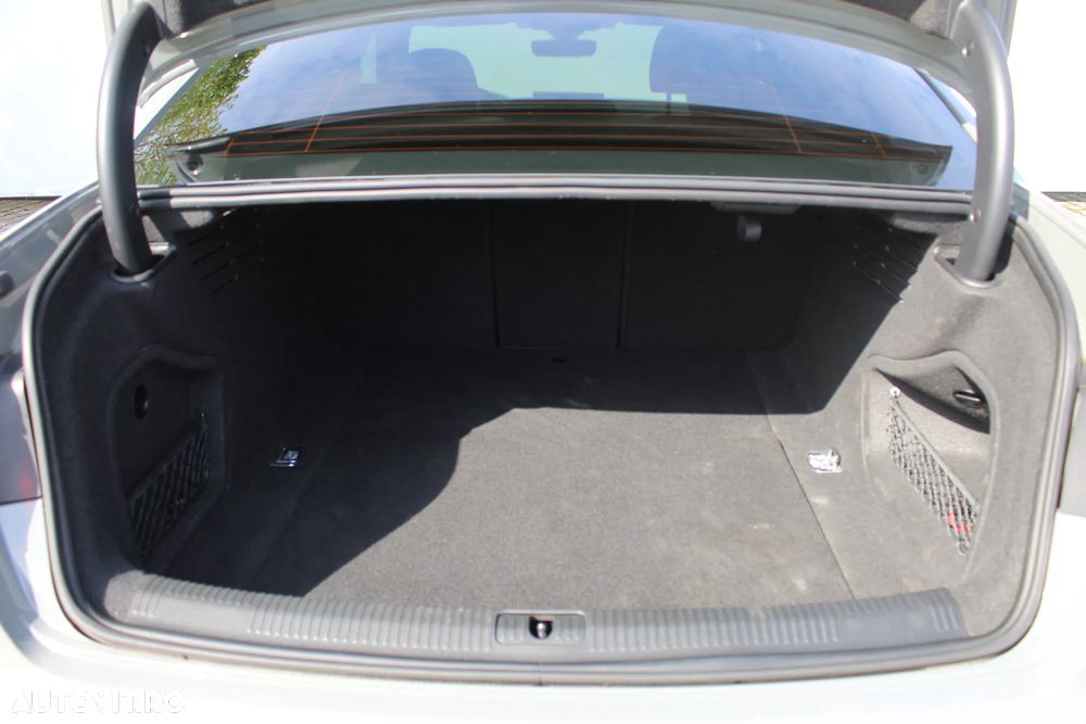 Audi A4 40 TFSI quattro S tronic S line - 22