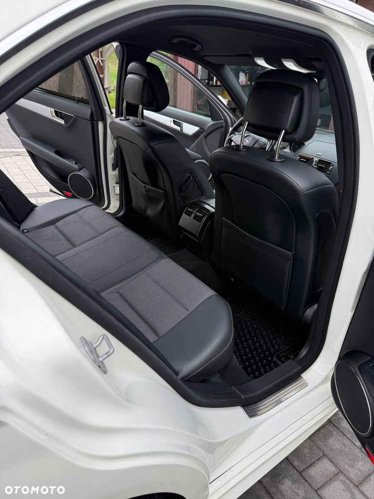 Mercedes-Benz Klasa C 230 Avantgarde - 15