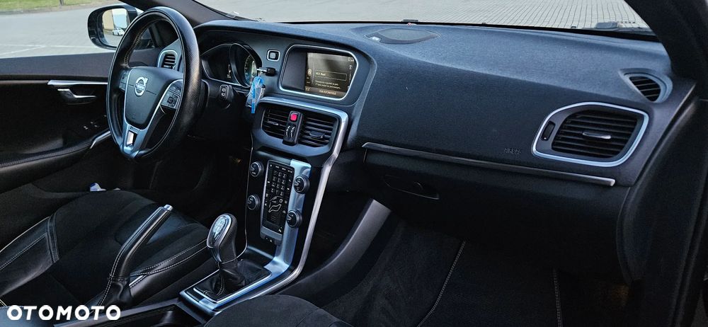 Volvo V40 T3 R-Design Summum - 10