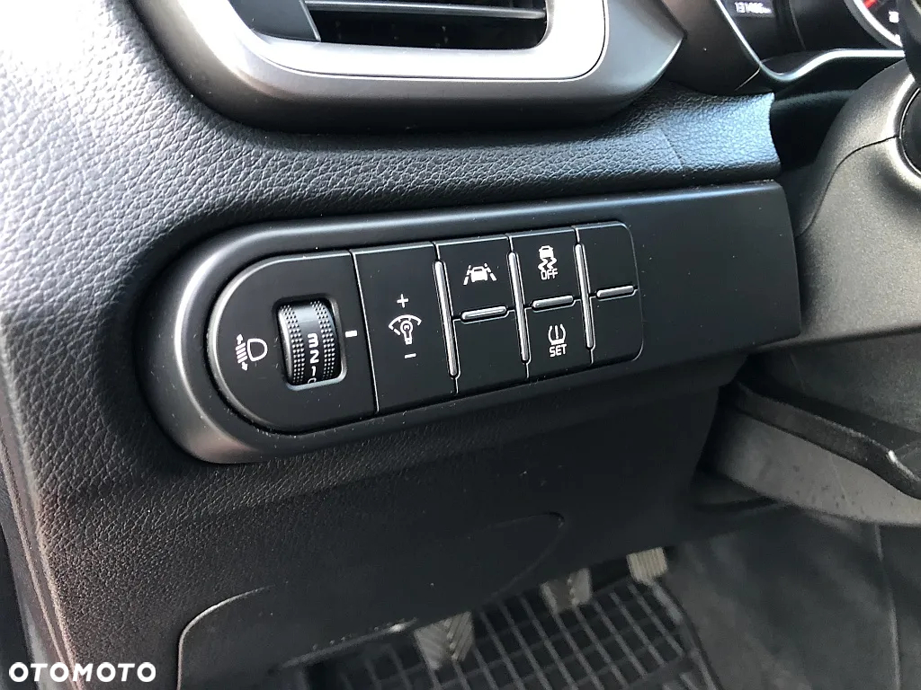 Kia Ceed 1.6 CRDi SCR L - 23