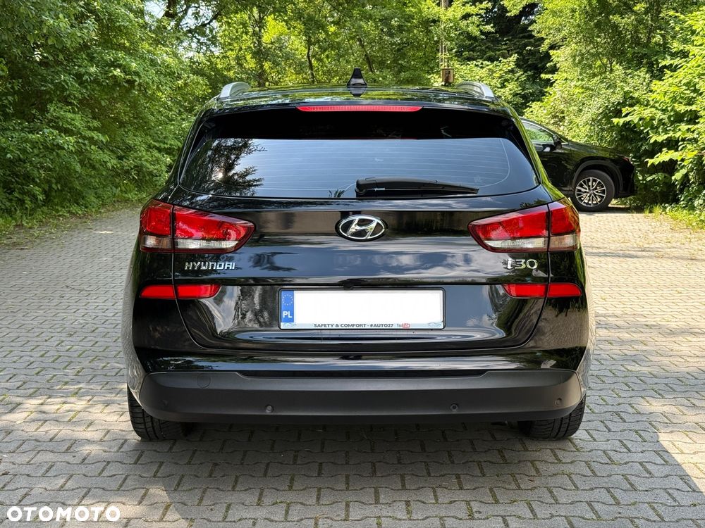 Hyundai i30 1.6 D Comfort DCT - 9