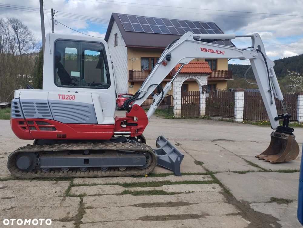 Takeuchi TB 250 - 1