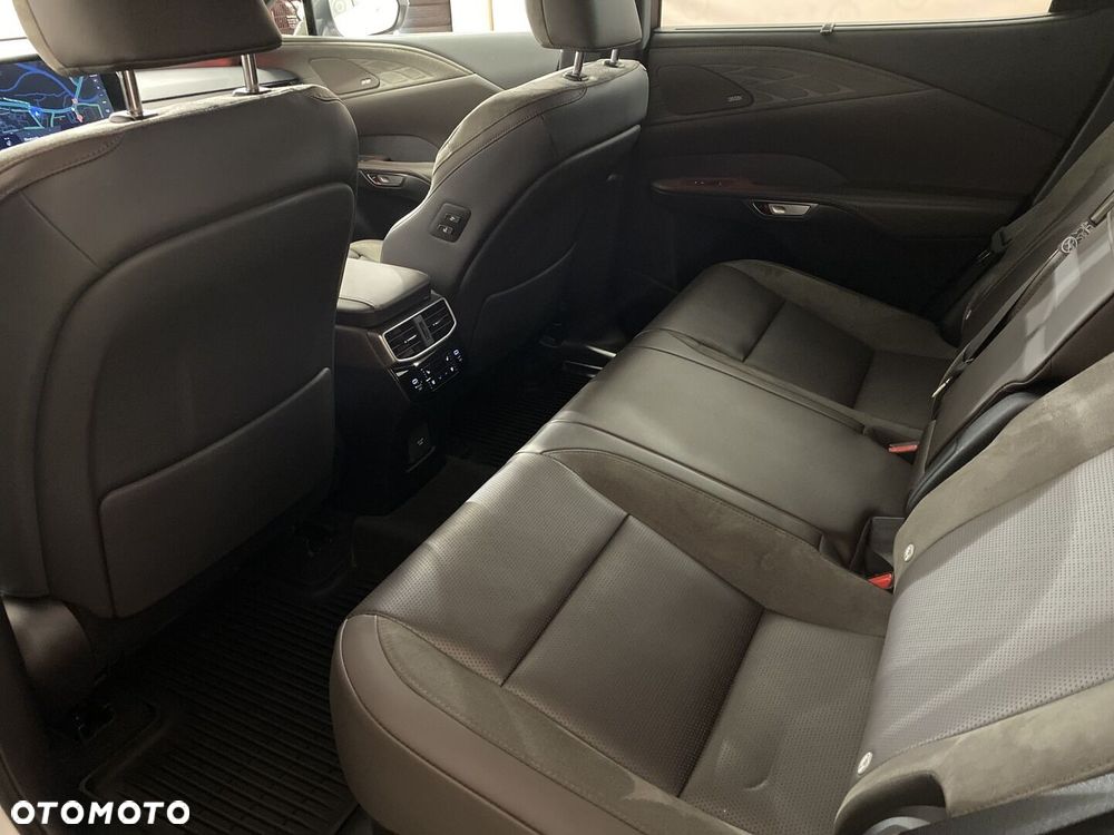 Lexus RX 450h+ Omotenashi - 16