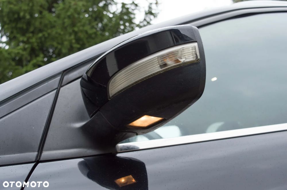 Ford Kuga 2.0 TDCi 2x4 Titanium - 37