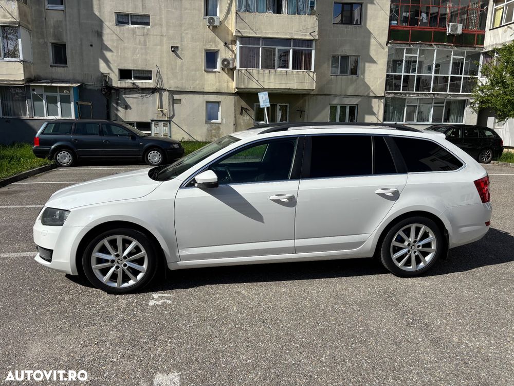 Skoda Octavia 2.0 TDI STYLE DSG - 5