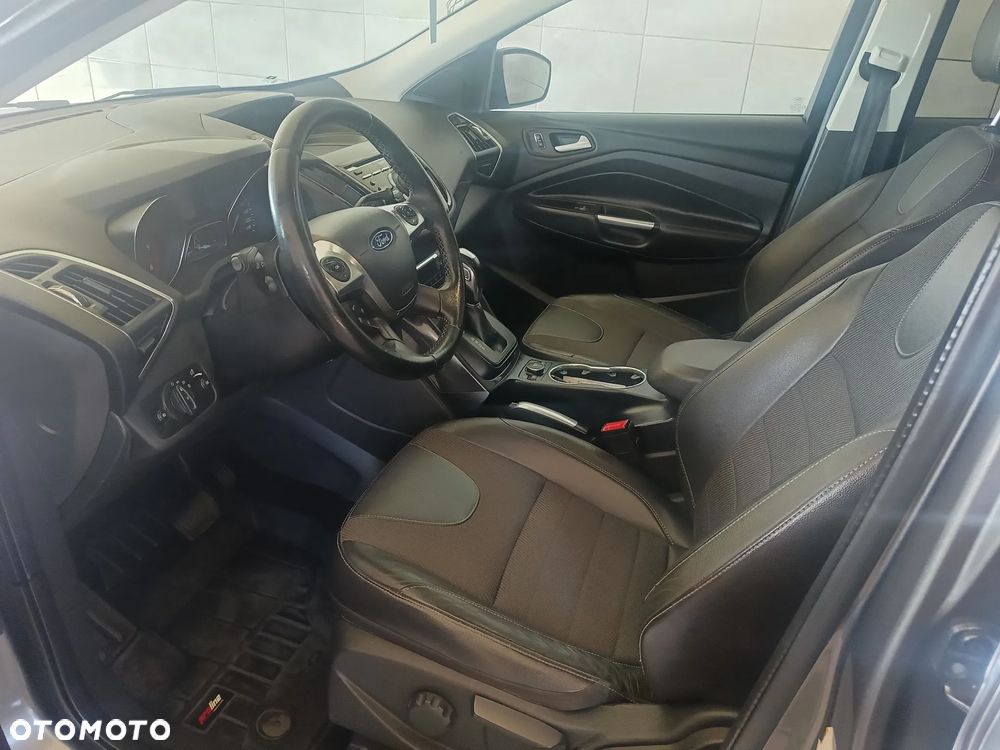 Ford Kuga 2.0 TDCi 4x4 Titanium - 23