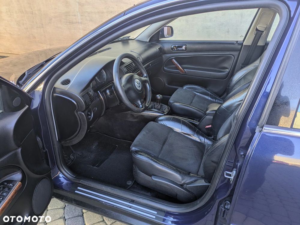 Volkswagen Passat 1.9 TDI Comfortline - 11