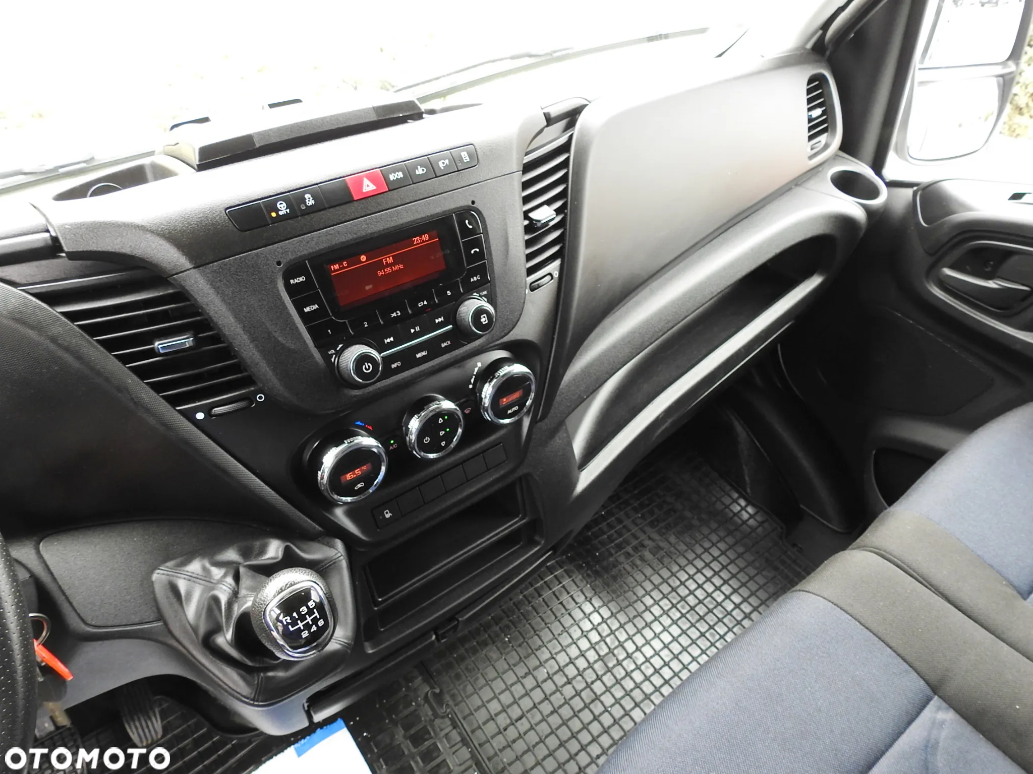 Iveco DAILY  35S18 PRITSCHE PLANE 10 PALETTEN WEBASTO TEMPOMAT LED LICHTER KLIMAANLAGE 180PS [ 437602 ] - 28