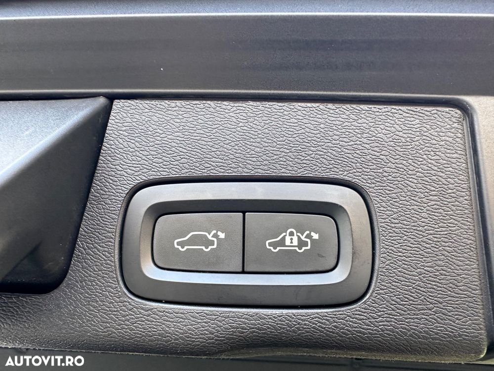 Volvo XC 60 B4 MHEV AT8 FWD Inscription - 30