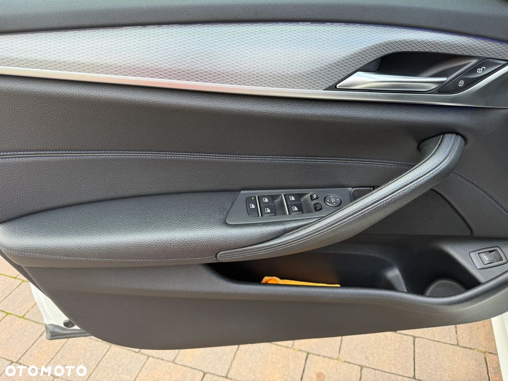 BMW Seria 5 520d xDrive M Sport sport - 18