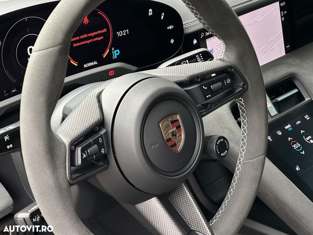 Porsche Taycan - 11