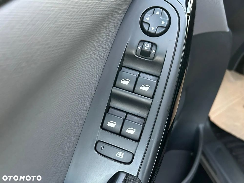 Citroën C4 Grand Picasso BlueHDi 150 EAT6 Exclusive - 23