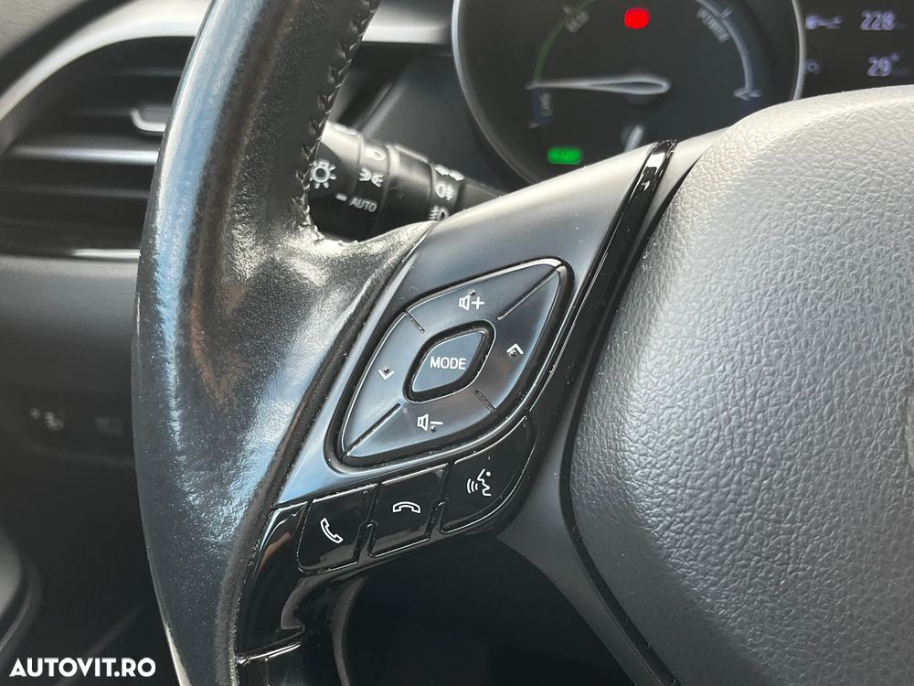 Toyota C-HR - 15