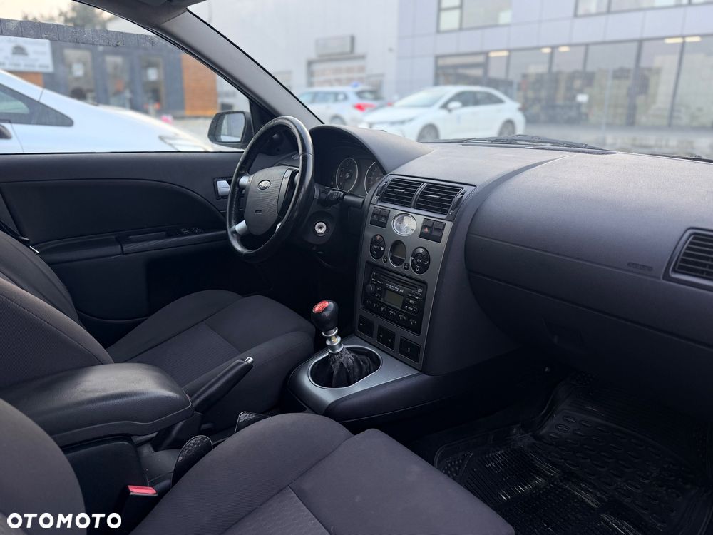 Ford Mondeo 2.0 Ghia - 8