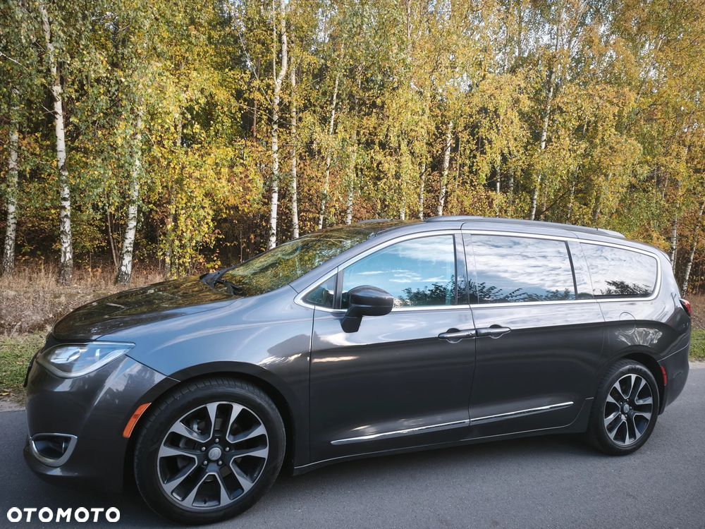 Chrysler Pacifica - 4